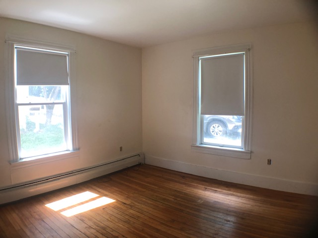 11 Spring Street, Brattleboro, Vermont 05301, ,Apartment,For Rent,11 & 15 Spring Street,Spring Street,1038