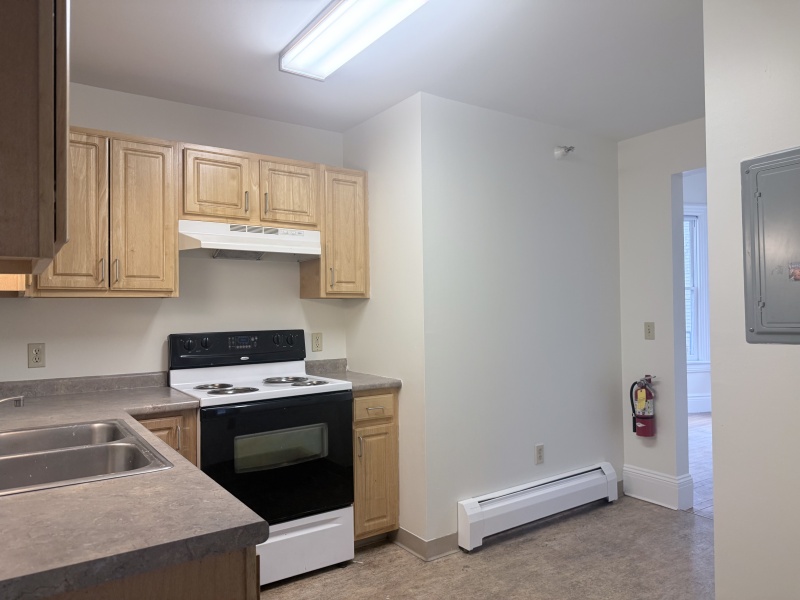 41 Oak Street, Brattleboro, Vermont 05301, 0 , 0 ,0,Apartment,For Rent,Oak Street,0,1008